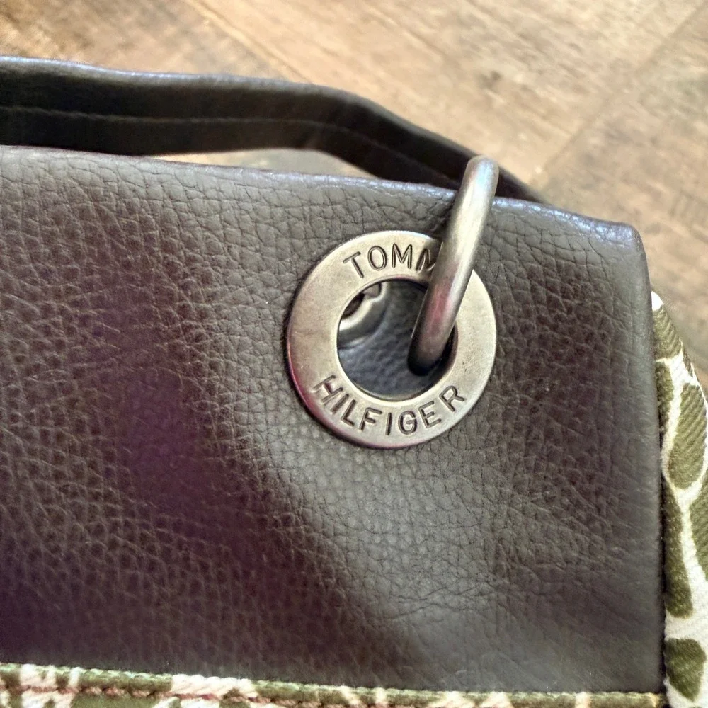 Tommy Hilfiger Womens Y2K Olive Green Brown Giraffe Print Satchel Handbag, Small